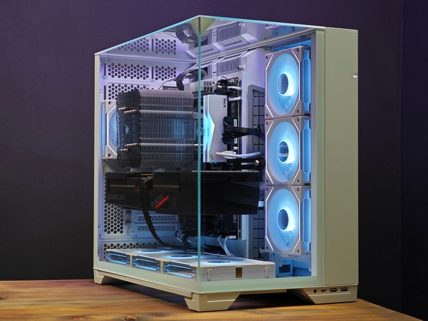 Сборка компьютера от SpectraPC в корпусе LIAN LI O11 VISION White вид 3