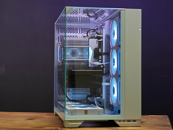 Сборка компьютера от SpectraPC в корпусе LIAN LI O11 VISION White вид 4