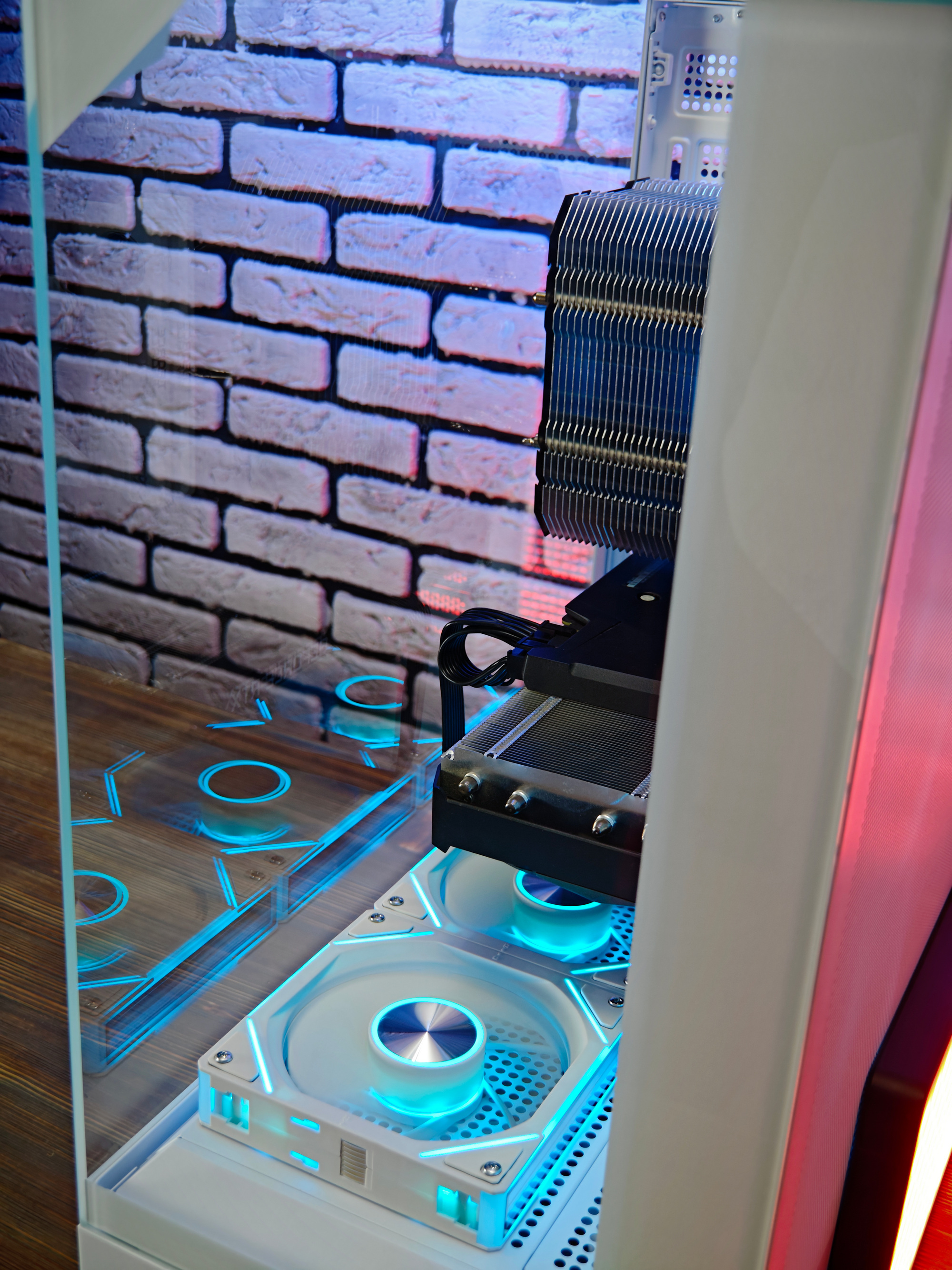 Сборка компьютера от SpectraPC в корпусе ZALMAN P40 PRISM вид 06