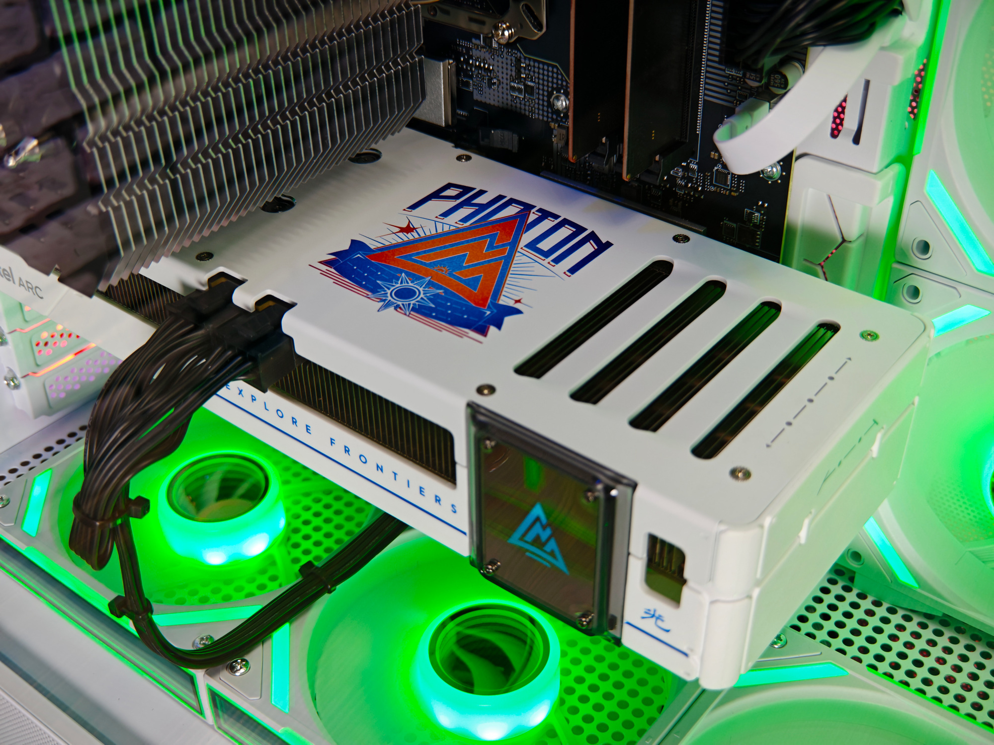 Сборка компьютера от SpectraPC в корпусе ZALMAN P40 PRISM вид 09