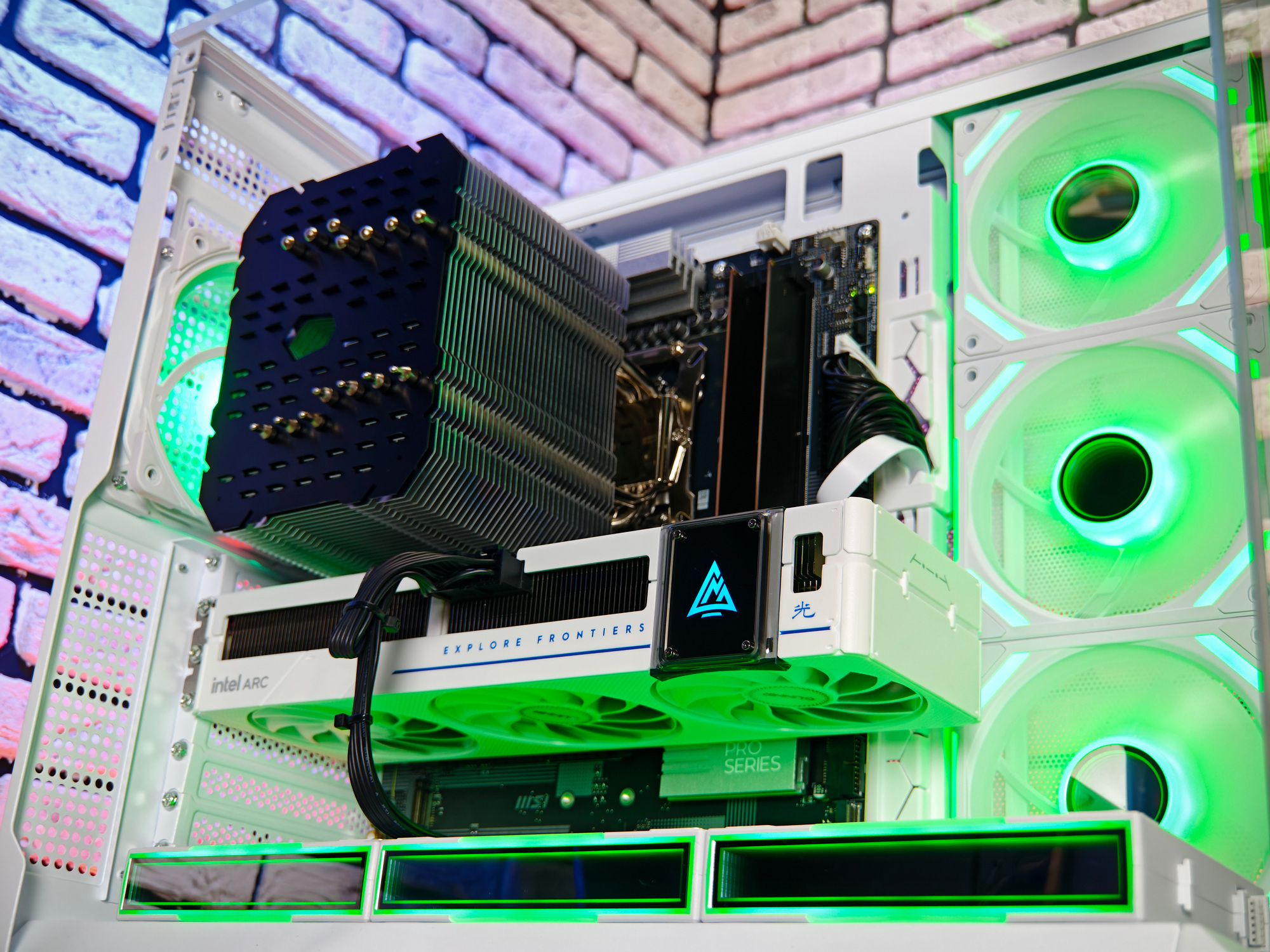 Сборка компьютера от SpectraPC в корпусе ZALMAN P40 PRISM вид 10