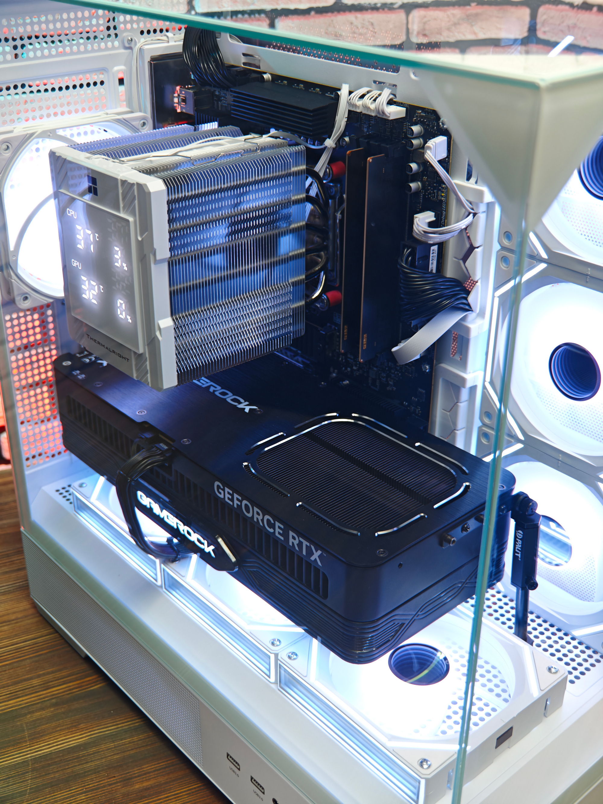 Сборка компьютера от SpectraPC в корпусе ZALMAN P40 PRISM вид 25