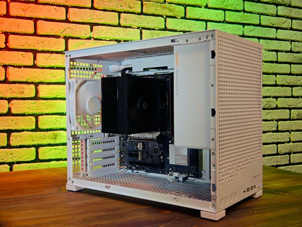 Сборка компьютера от SpectraPC в корпусе Jonsbo D32 Pro White вид 2